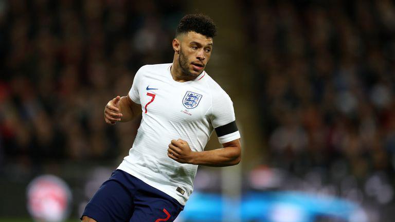 张九龄回归?英媒:埃弗顿和利兹联有意签下目前自由身的张伯伦