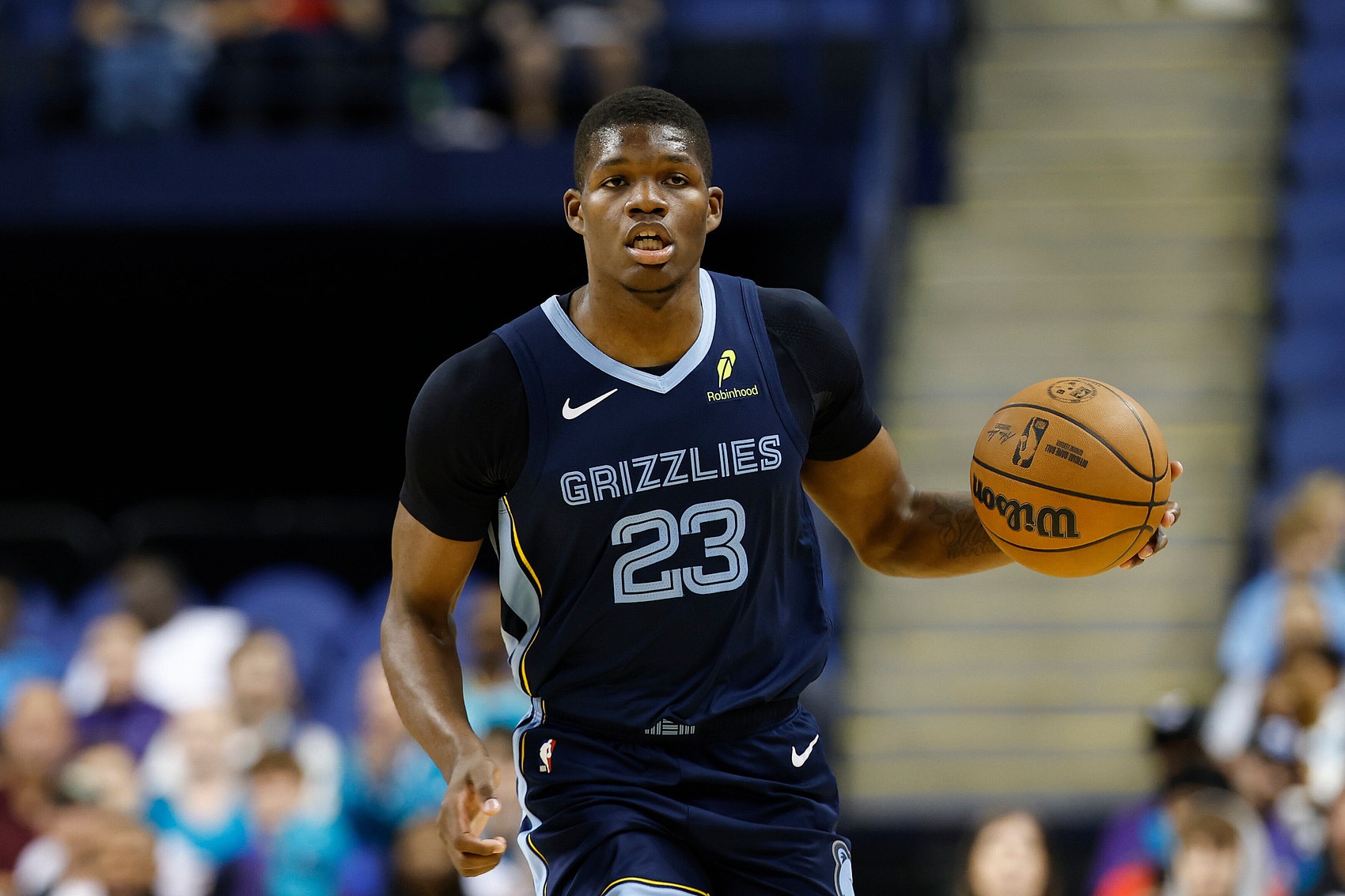 表现略胜小杨一筹!科沃德12中5得11分6板3助1盖帽