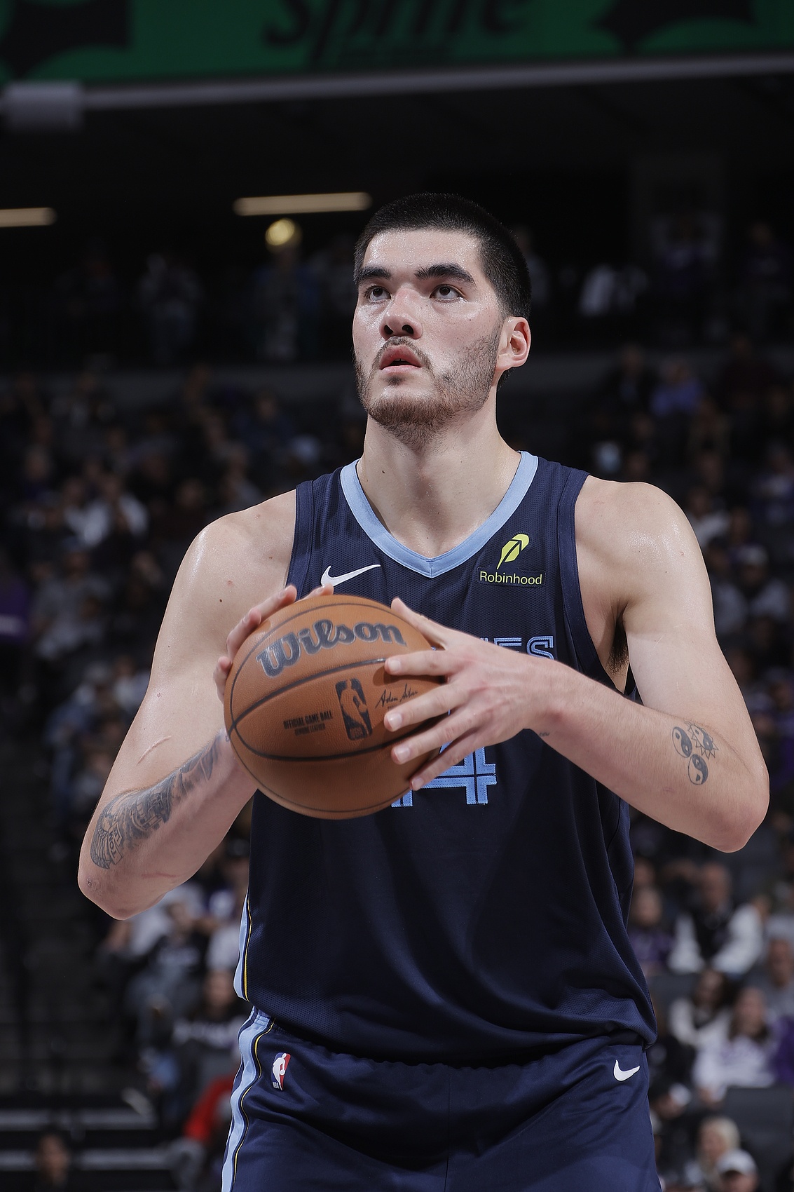 开云体育官网-埃迪脚踝应力反应!解说:因姚明的先例 现大中锋都马上休息治疗