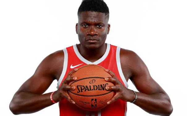 开云-卡佩拉全场11投9中，三分2中1砍23分13篮板1助攻1抢断3封盖