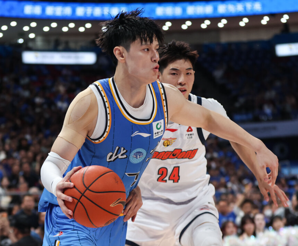 开云-北京逆转广东总分2-1晋级！周琦18+8+4帽曾凡博14分 下轮战上海
